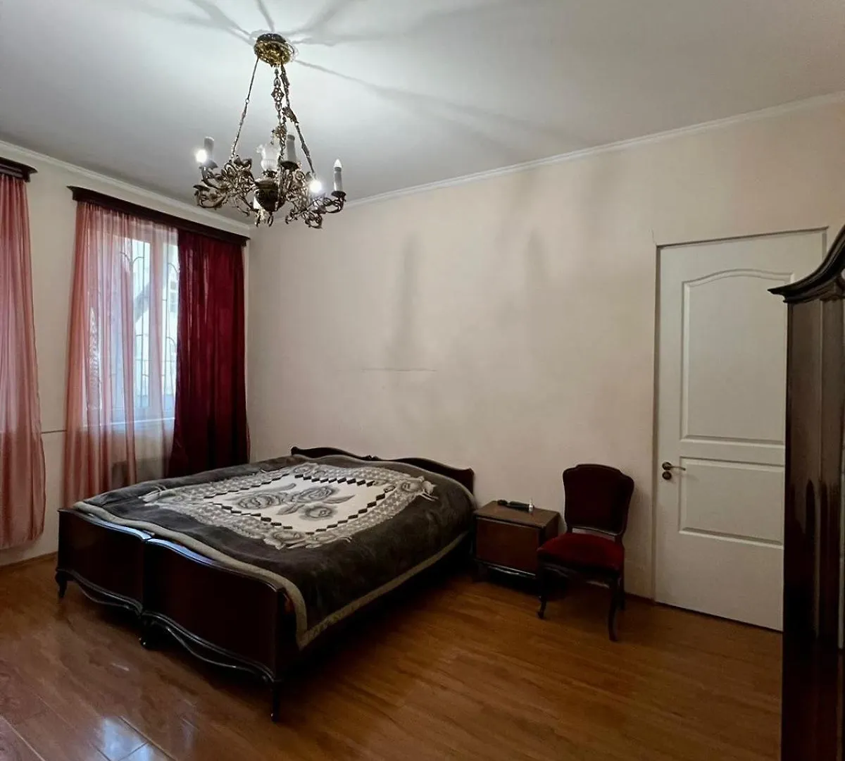 דירות טביליסי Umpat House