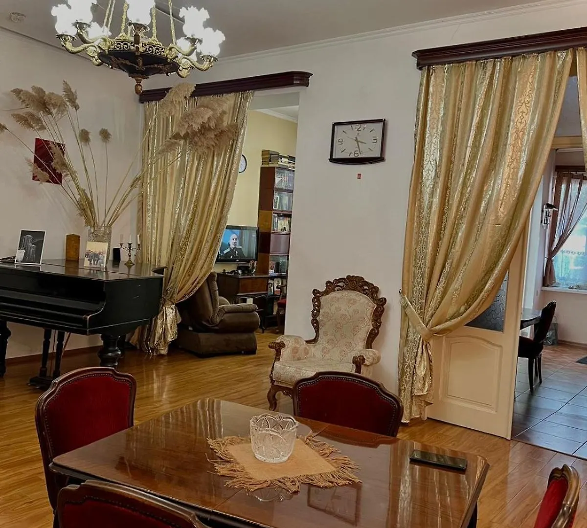 דירות טביליסי Umpat House